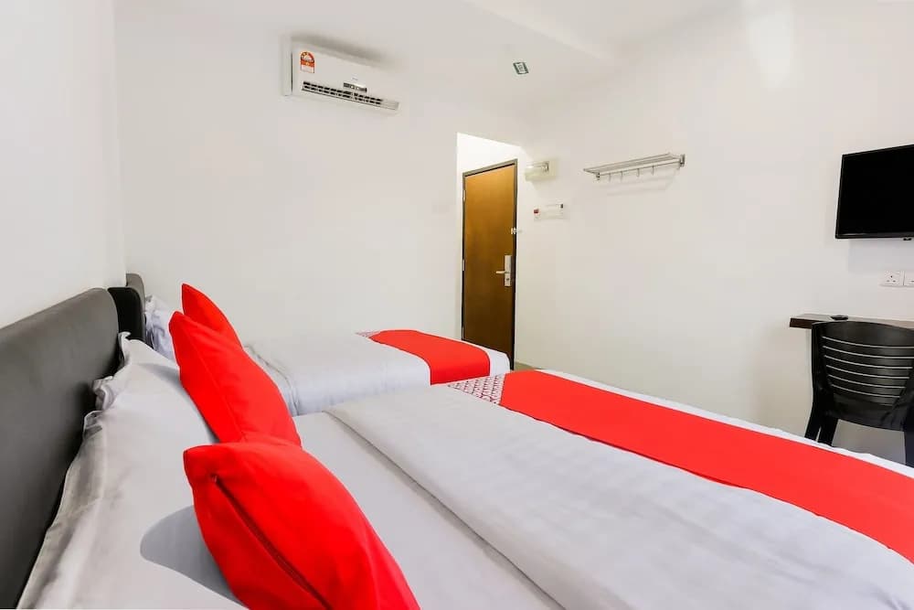 Rich Hotel by OYO Rooms - photo 3