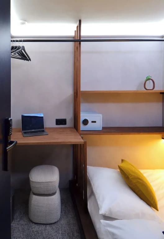 The Hyve Capsule hostel Amsterdam - photo 15