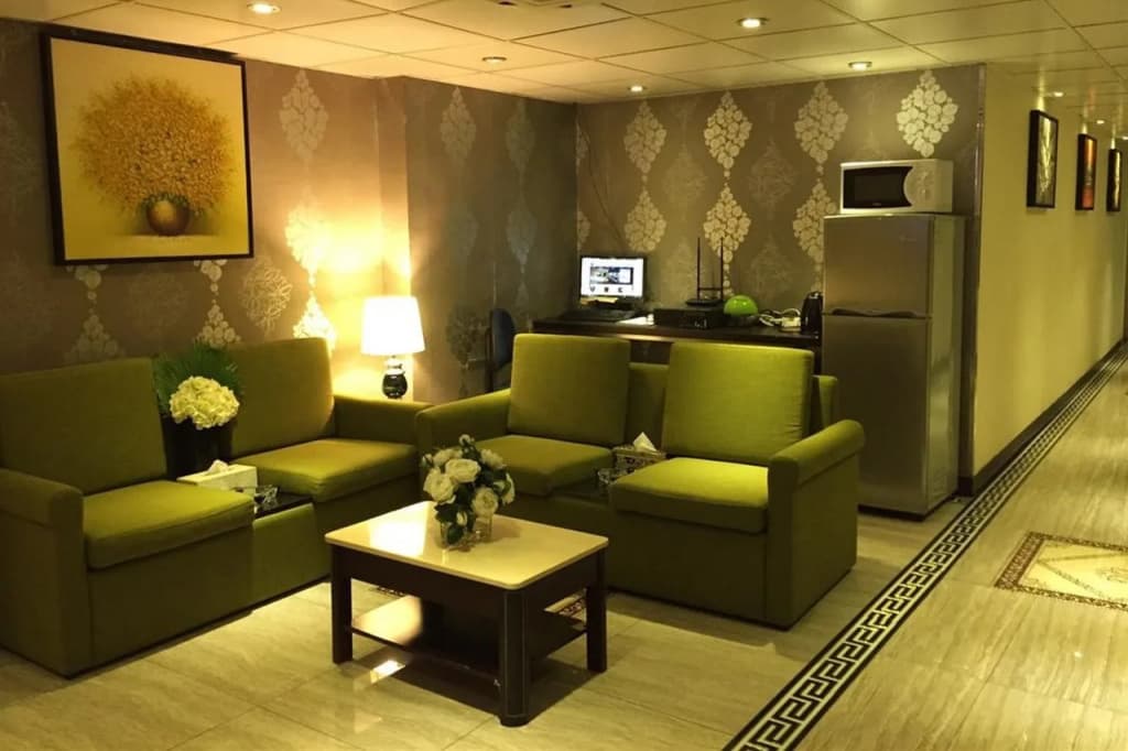 California Hotel - photo 12