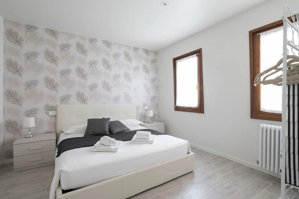 Apartments in San Marco with Canal View - photo 6
