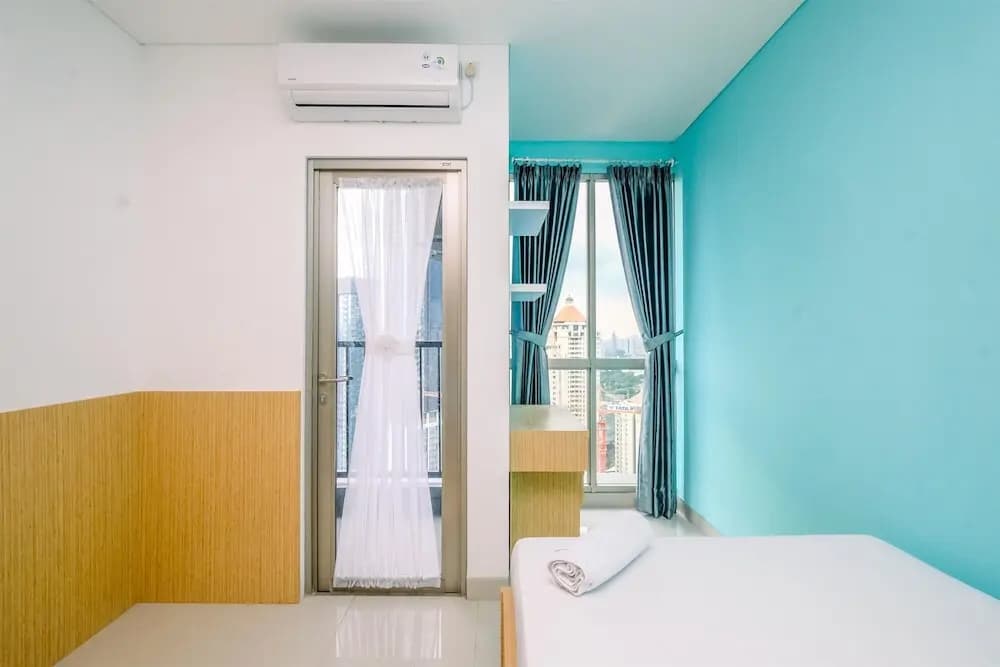 Nice Studio Apartment At Ciputra World 2 - photo 1