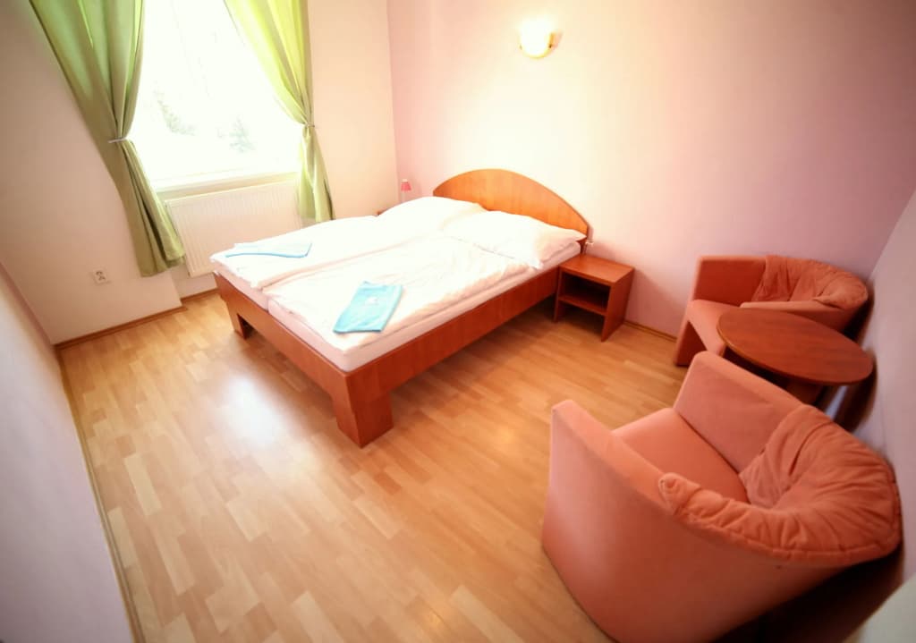 Leon hotel - photo 4