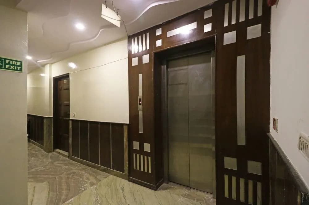 OYO 5494 Hotel Odeon Continental - photo 10