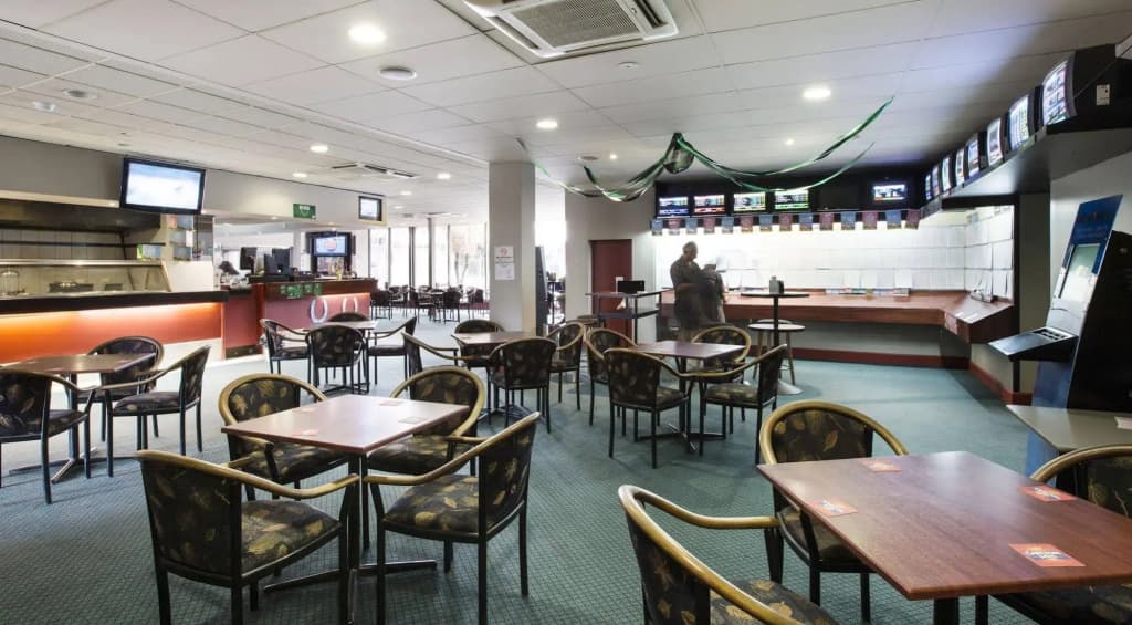 Villawood Hotel - photo 20