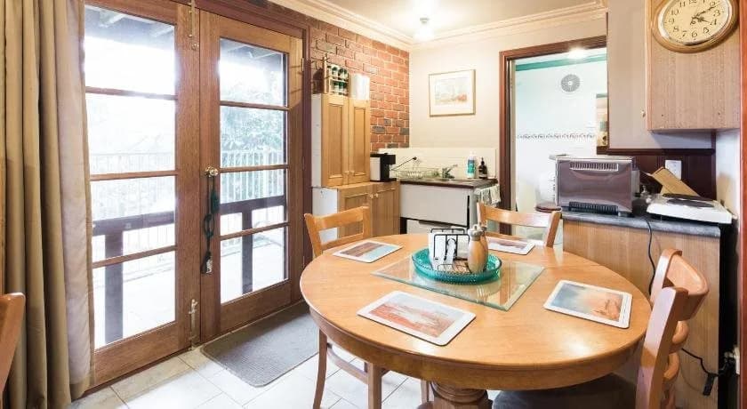 Rustic Refuge Guesthouse - photo 6