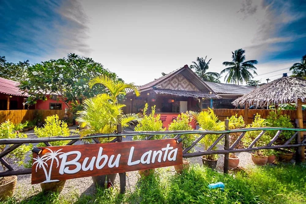 Bubu Lanta Hostel - photo 1