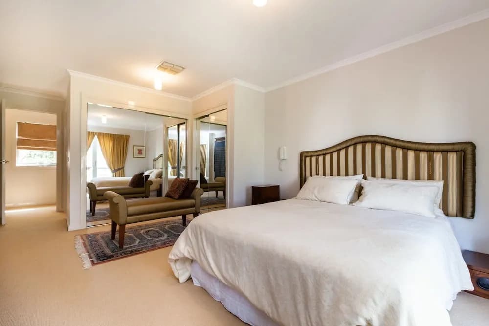 JASMINE, 2BDR Port Melbourne House - photo 12