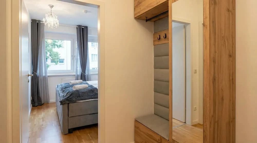 Central Vienna Modern 1BR Apt Balcony - photo 3