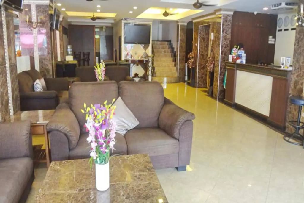 Maleez Lodge Hotel and Restaurant - photo 1