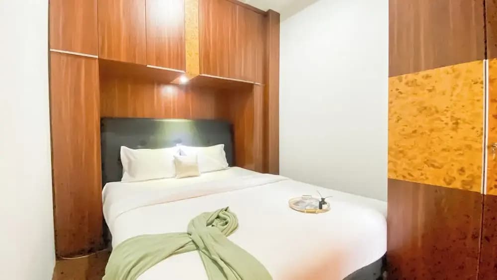 Good Choice and Homey 2BR Apartment at Belmont Residence Puri - photo 2