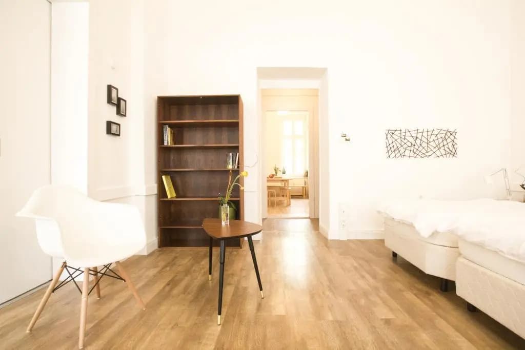 Central , 3 Rooms in Frankfurter Tor - photo 7