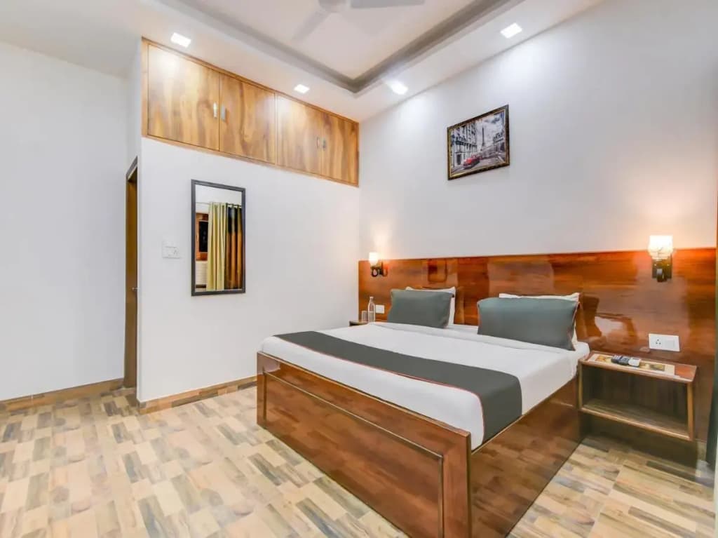 Hotel Orchid - photo 6
