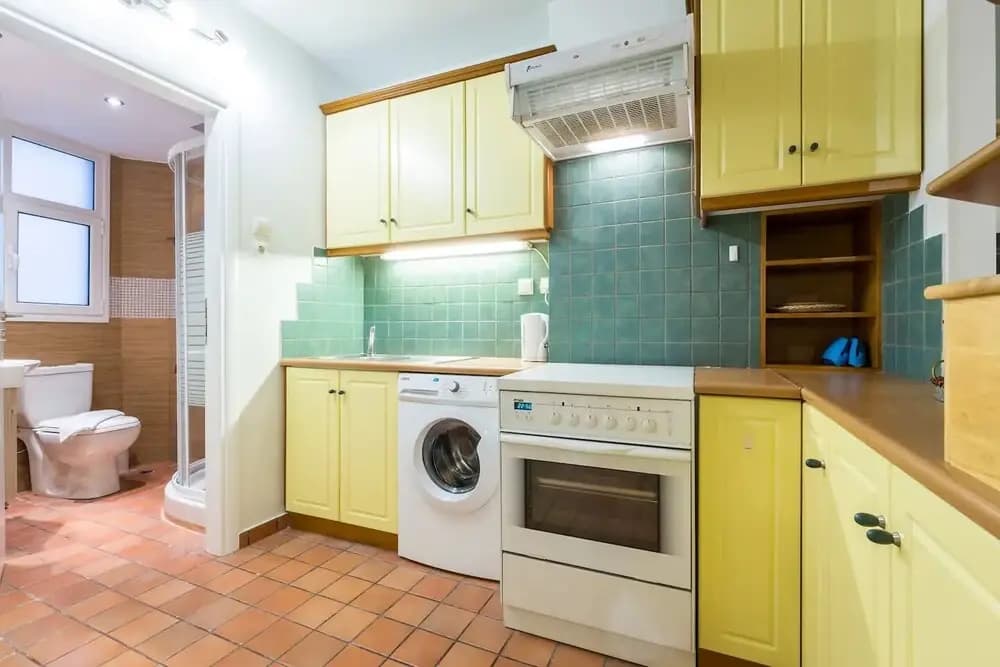 Downtown urban flat for 4 people in Plaka - photo 13