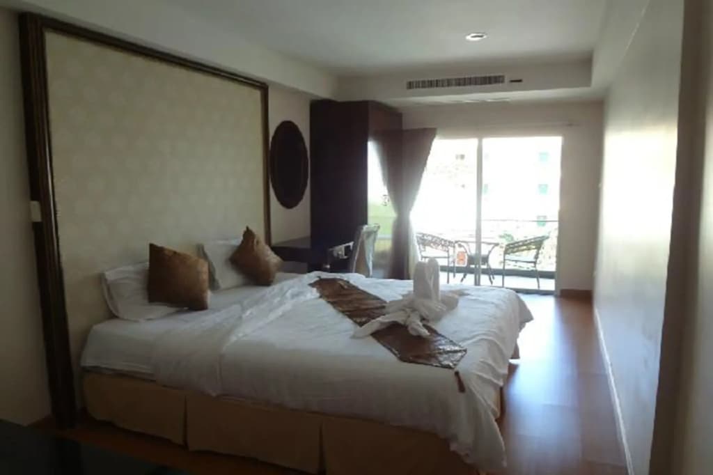 Maleez Lodge Hotel and Restaurant - photo 4