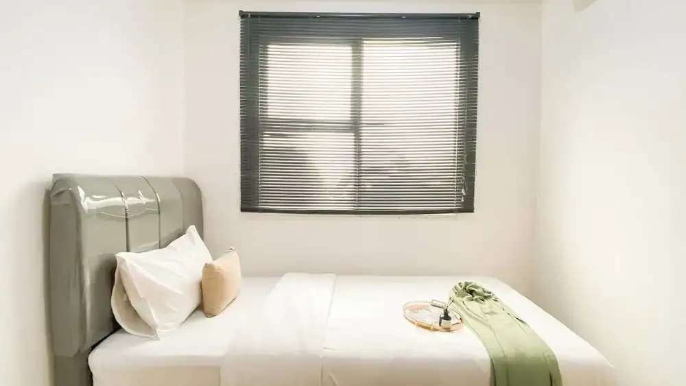 Good Choice and Homey 2BR Apartment at Belmont Residence Puri - photo 1