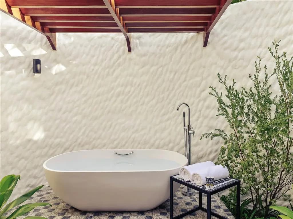 Mercure Maldives Kooddoo - photo 12