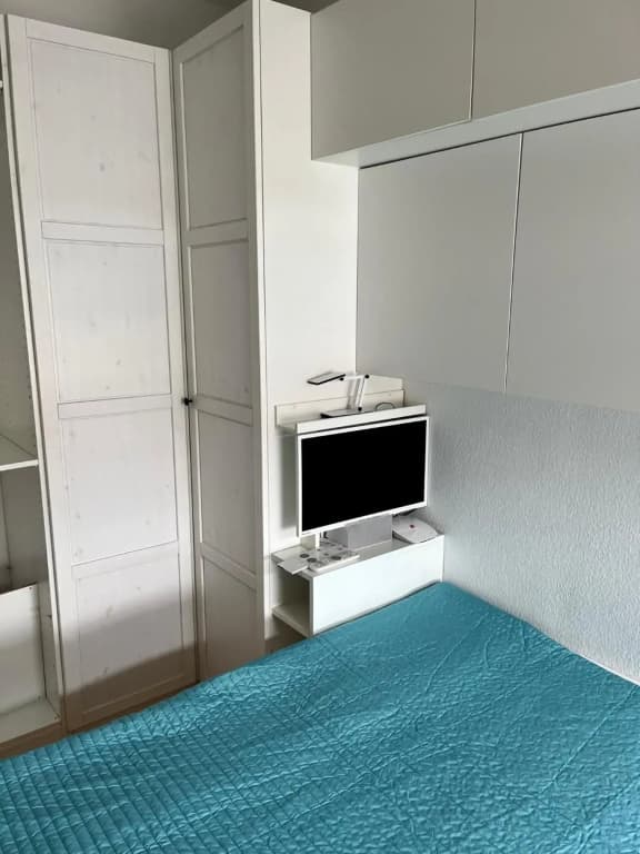 Dachgeschosswohnung mit kostenlosem Parkplatz ! - photo 5
