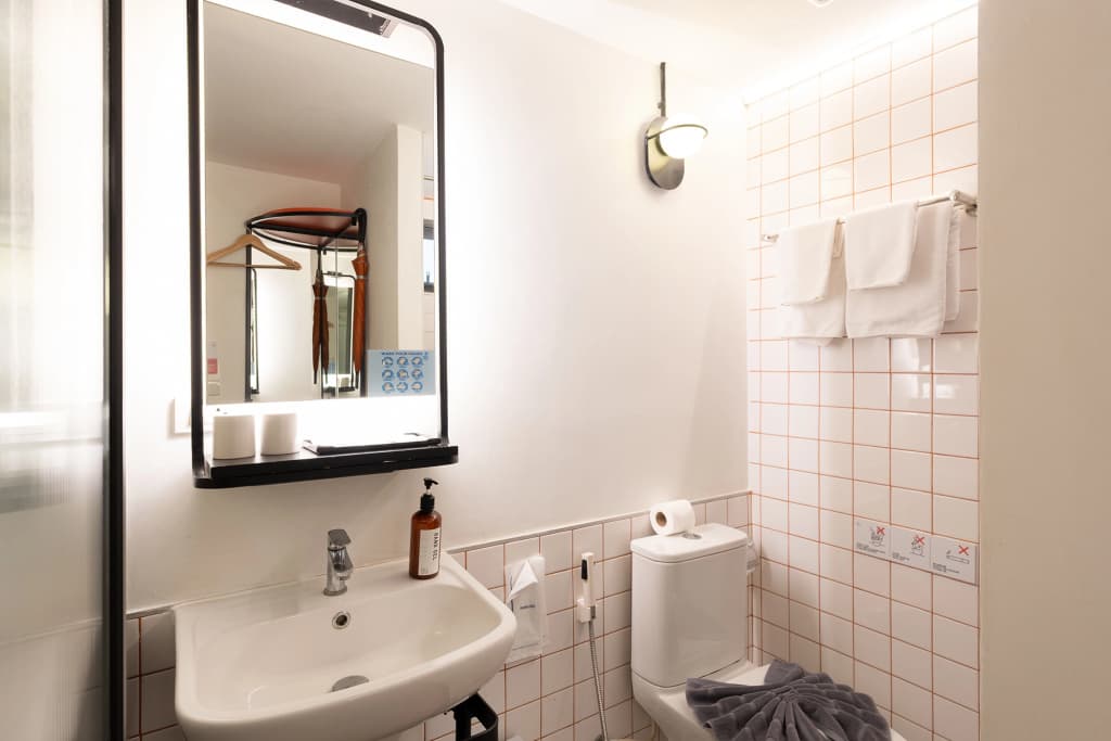 Wonderwall Hotel - photo 8