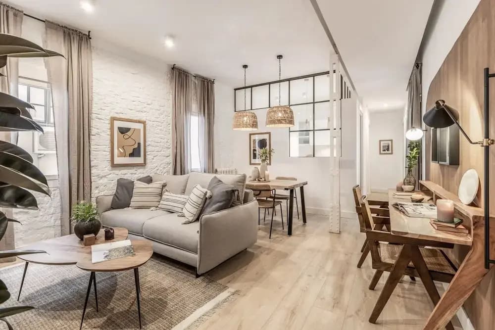 Somma - 2 Bedrooms in Almagro - photo 1