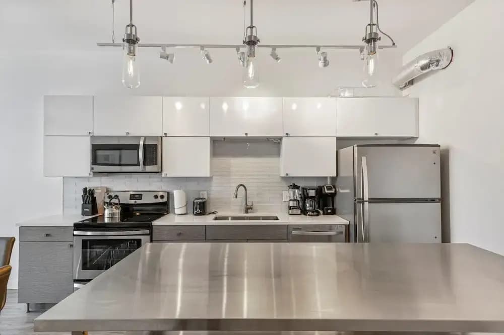 Sunset Boulevard Apartments - photo 8