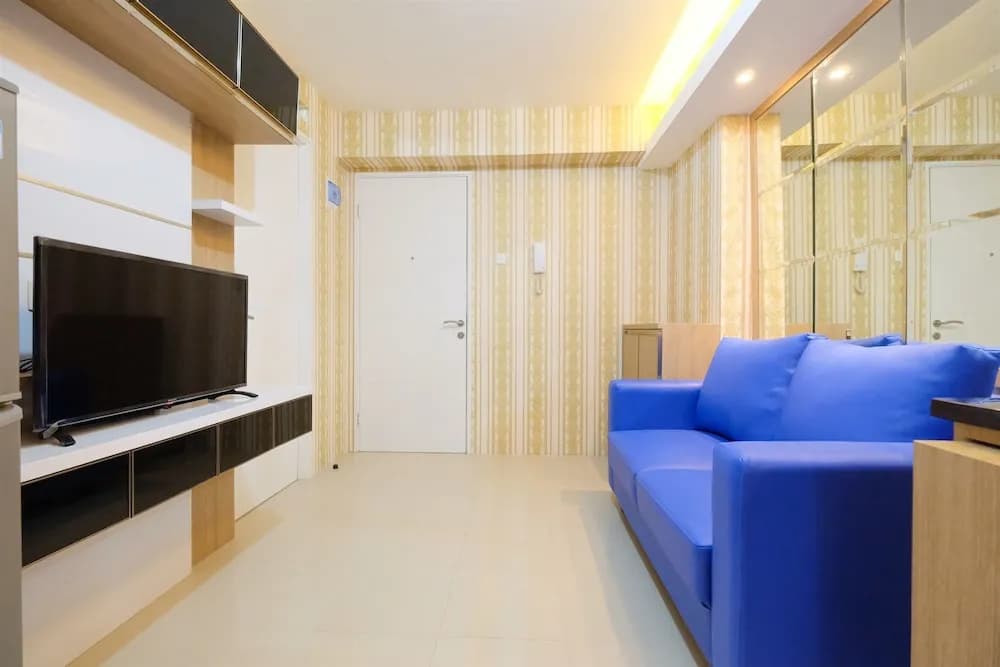 Cozy & Affordable Bassura City Apartment - photo 5