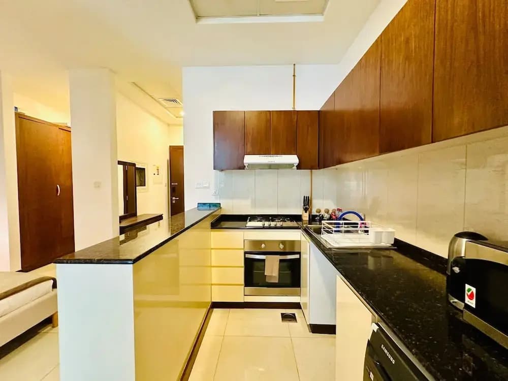 Studio in JVC w Premium Amenities Near Circle Mall - photo 13