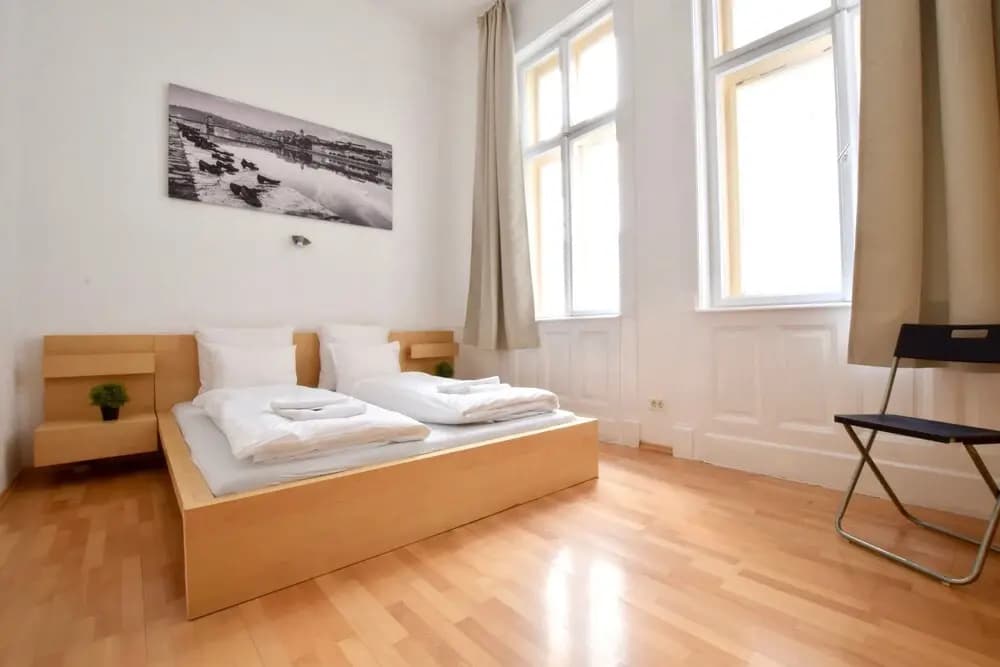 Standard Apartment by Hi5 - Fővám square - photo 1