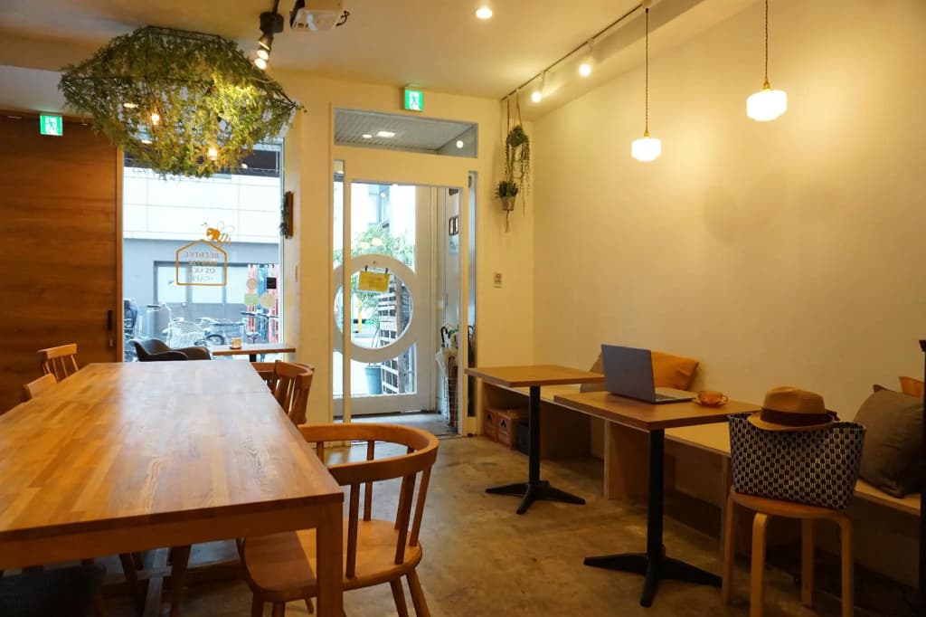 Beehive Hostel Osaka - photo 11