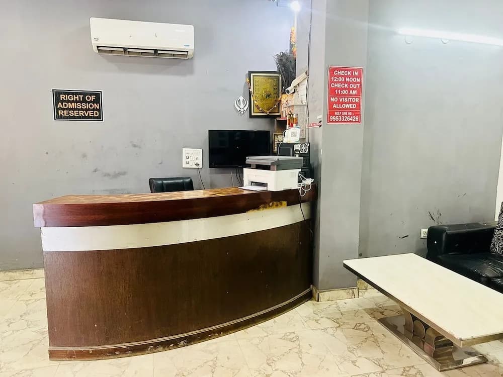 Hotel Green Arrow Rohini - photo 2