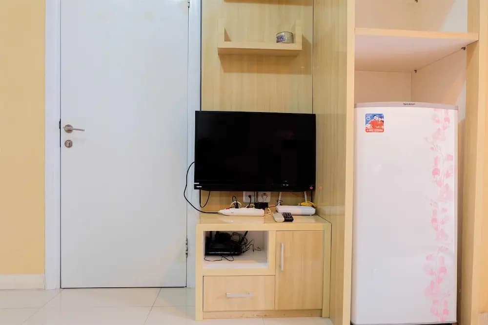 Simply 2BR Green Pramuka City Apartment near Cempaka Putih - photo 5
