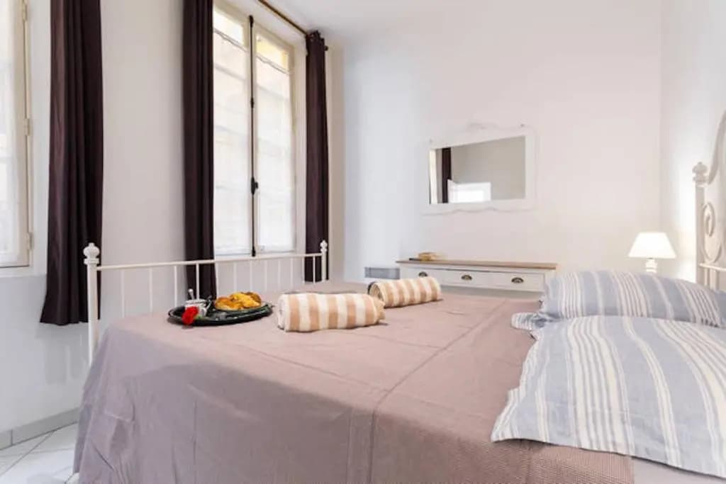 Ste Reparate F4 Moderne, Design, Place Rossetti, Heart Old Town - photo 6