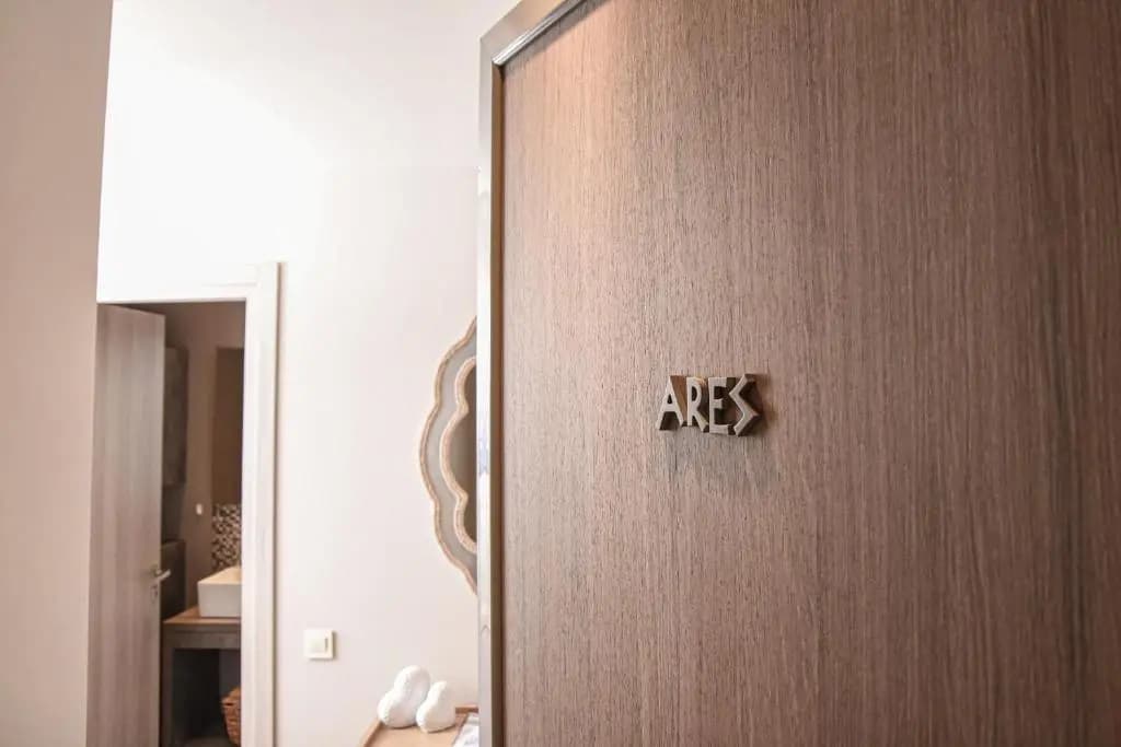 Wisdom Residence Luxury Apartments at Plaka - photo 7