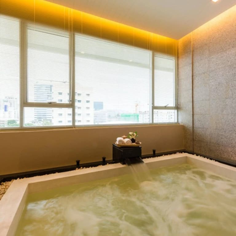 Jasmine Grande Residence Suite Bangkok - photo 25