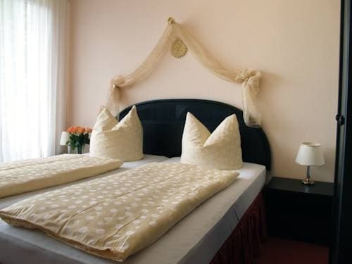 Hotel Garni an der Gropiusstadt - photo 3