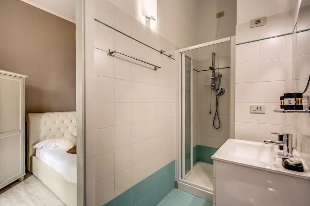 Vatican Miracle Suite - photo 8
