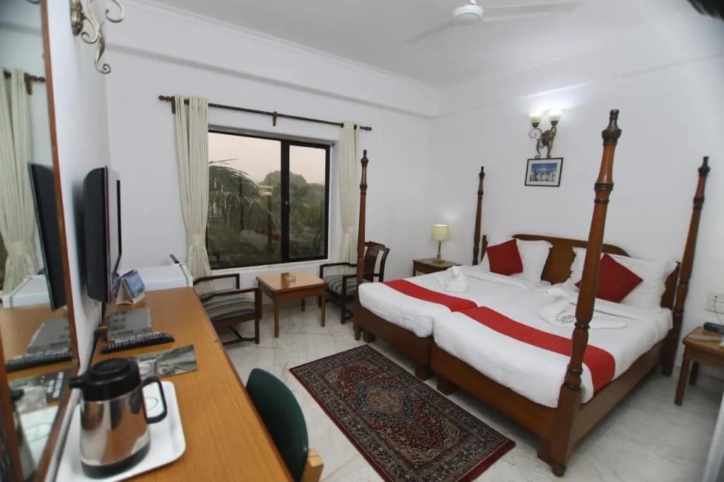 Hotel Palm Greens - photo 20