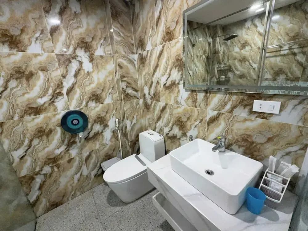 Dream Hotel - photo 7