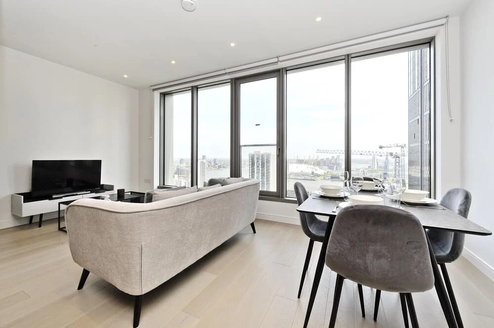 Luxury Waterfront Studio in Canary Wharf by Underthedoormat - photo 7