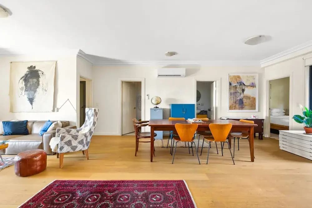 Elegant Stay in Balmain With Pool Access - photo 8