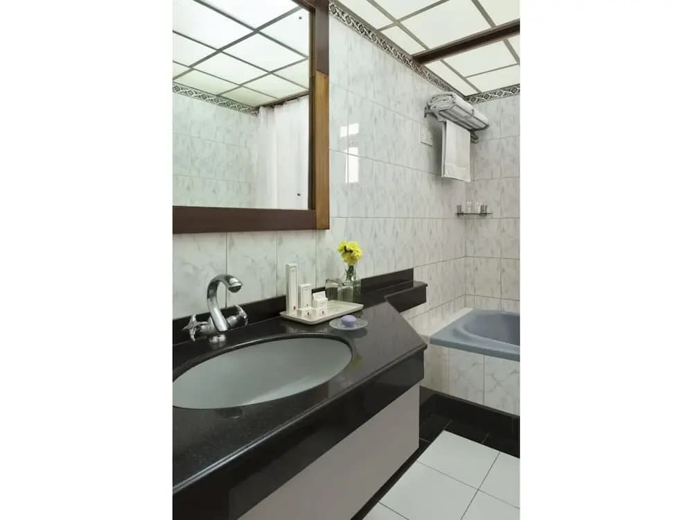 Edition O 30065 Regale Inn - photo 8