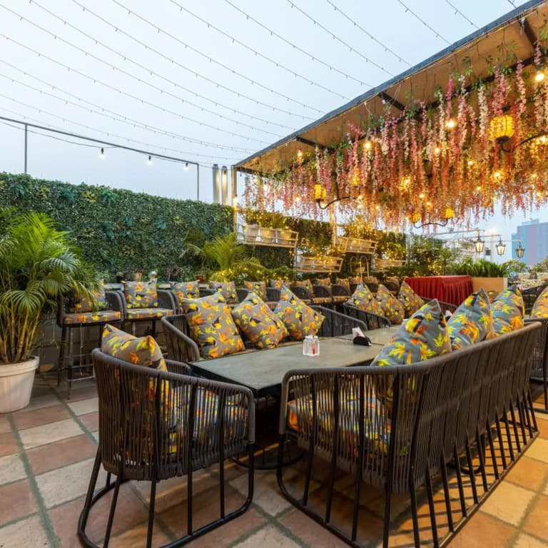 OYO 2637 Hotel Picasso Prive - photo 22