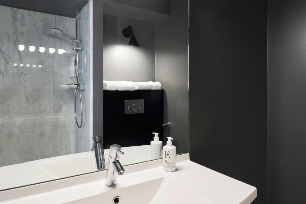 Moxy Paris La Villette Hotel - photo 11