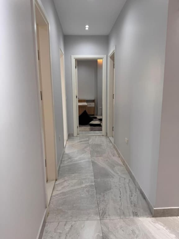 ELITE New Modern 3BR Apartment - photo 13