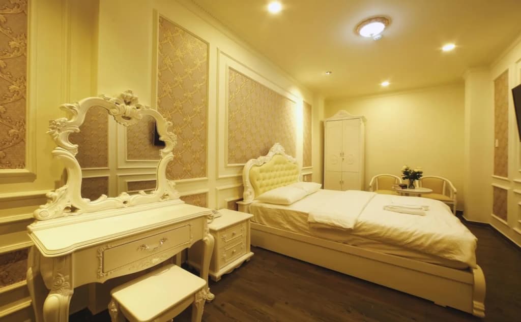 Royal Hotel - photo 14