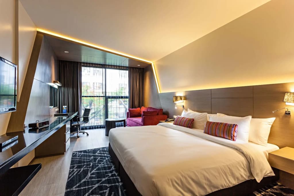 Hyatt Place Bangkok Sukhumvit 1 - photo 5