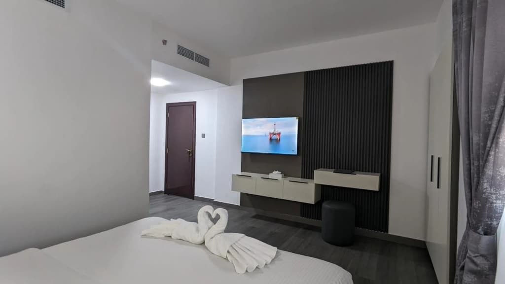 Sharjah Royal Tulip Hotel apartment - photo 3