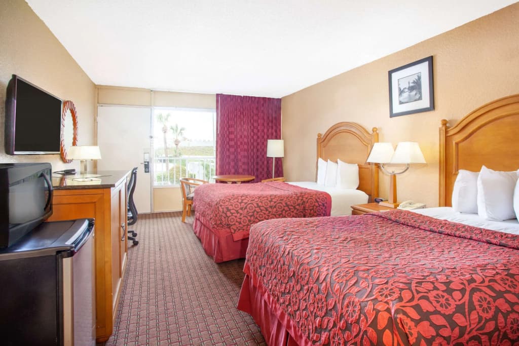 Days Inn by Wyndham Orlando Downtown - photo 4