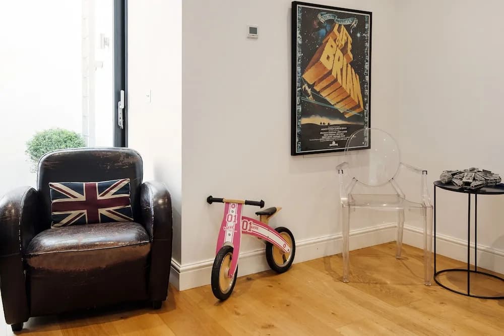 Enchanting Southfields Home by King George's Park - photo 9