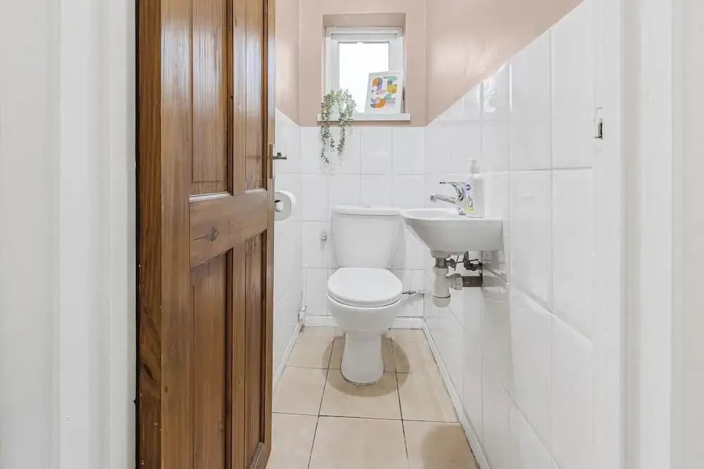 Spacious 3-bed House With car Park Near Heathrow - photo 11