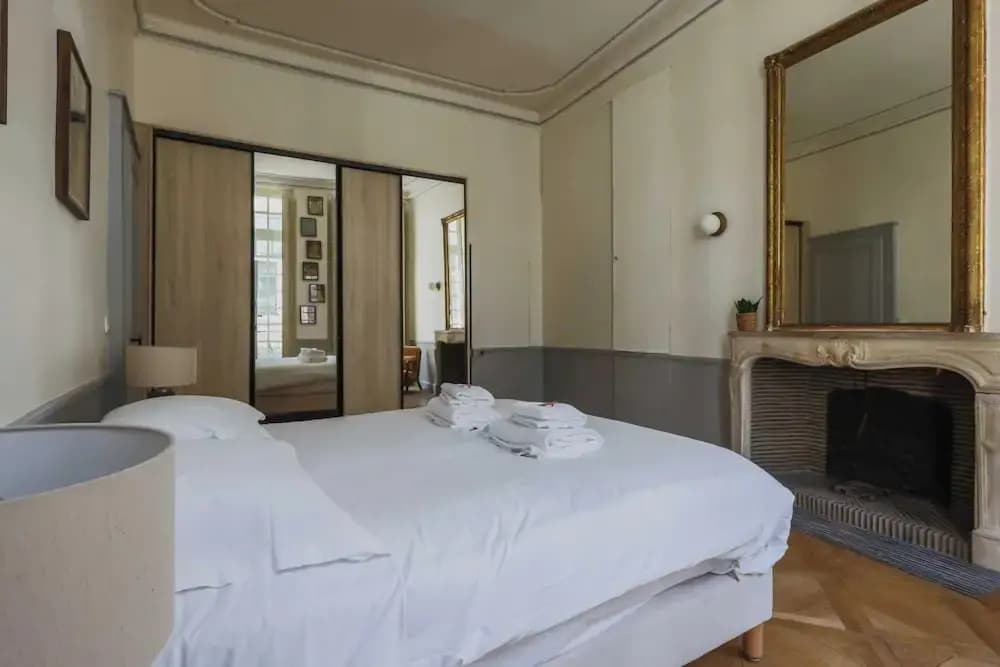 Apartment in Notre-dame Cathedral - photo 1